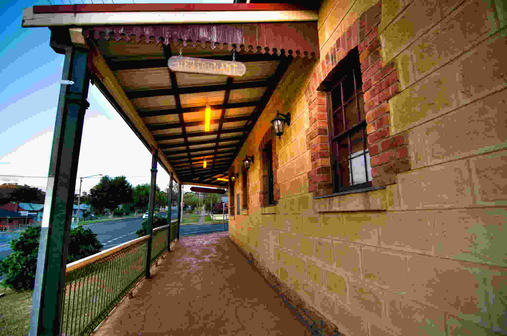 Poet's Recall Motel entrance and parking area